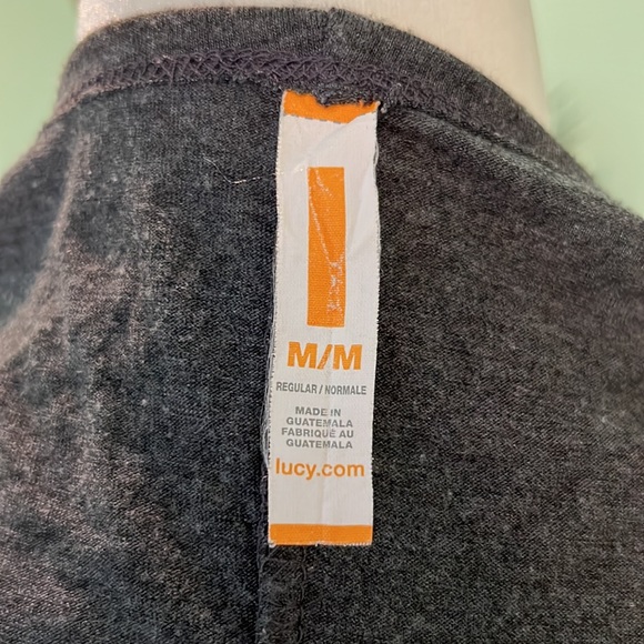 "Flying by the seat of my leggings" grey t-shirt - Picture 5 of 5